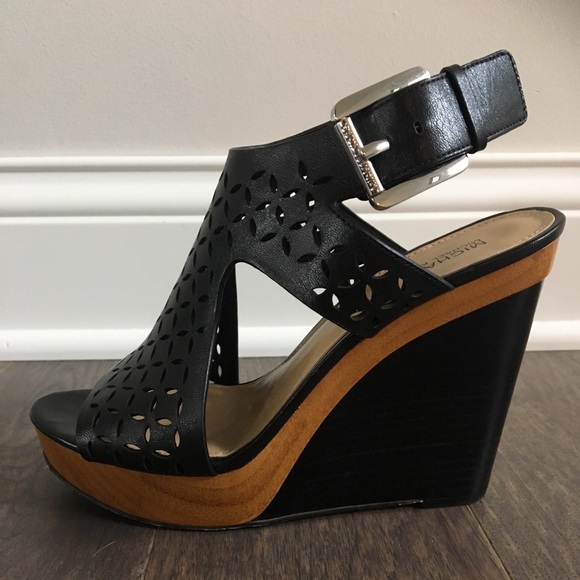 Michael Kors wedges size 7! - Picture 2 of 8